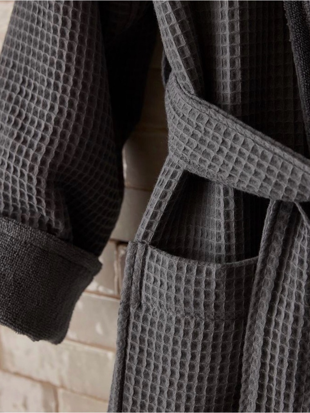 Pottery Barn Waffle Weave Resort Robe, charcoal dark gray, size small, NWT - Picture 2 of 6
